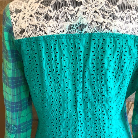 Great MISS ME Shirt with Bling, Lace, Embroidery & Sass! Small ⭐️🌸 - Picture 6 of 13